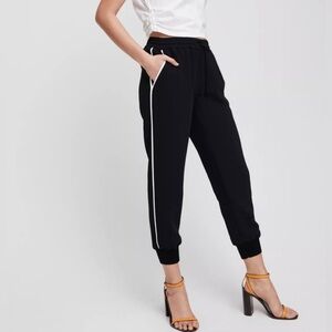 Aritzia Wilfred Buffon Jogger Pant
Size Small
Great condition